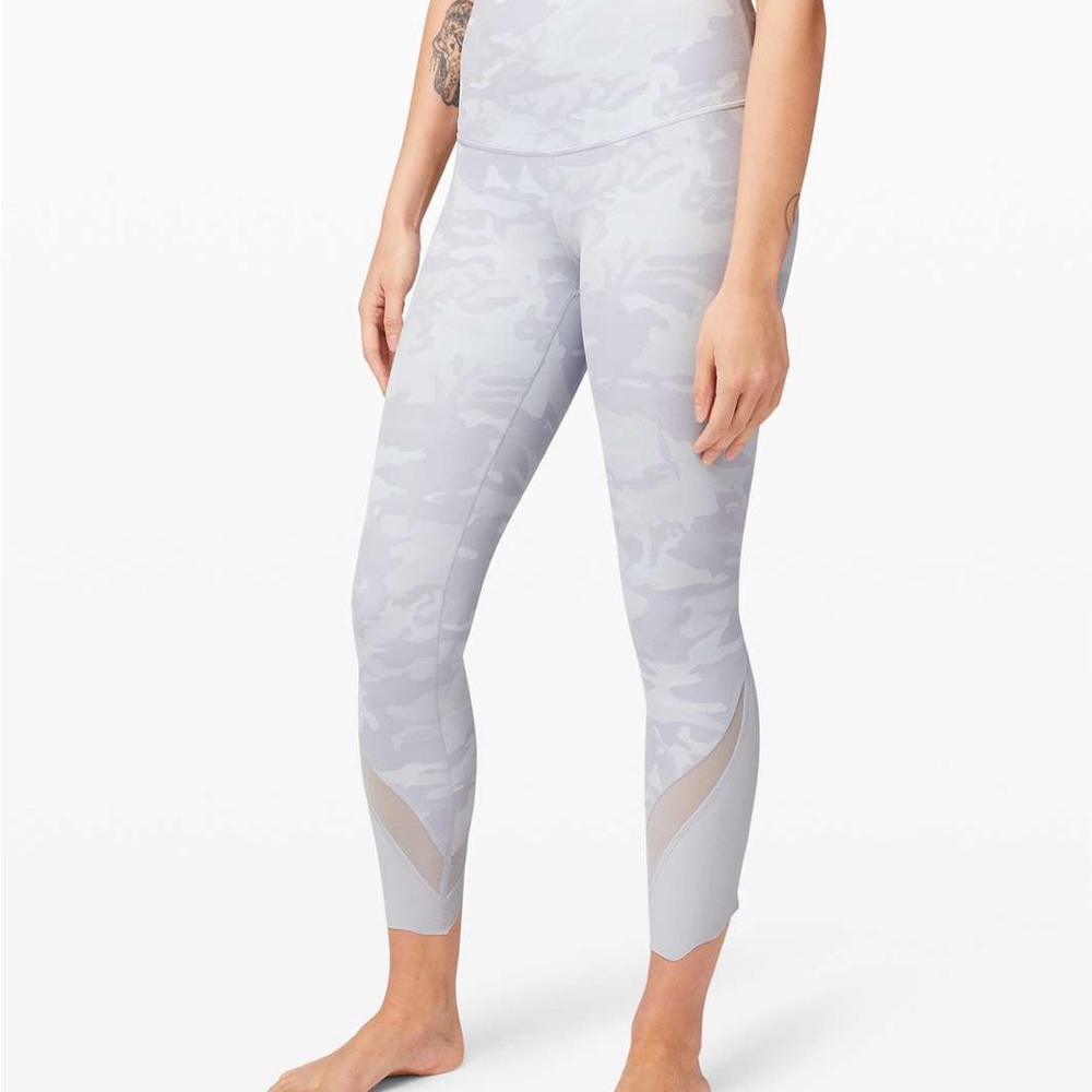 Lululemon Wunder Under High-Rise *Roll Down Scallop Full-On Luxtreme 23" $88